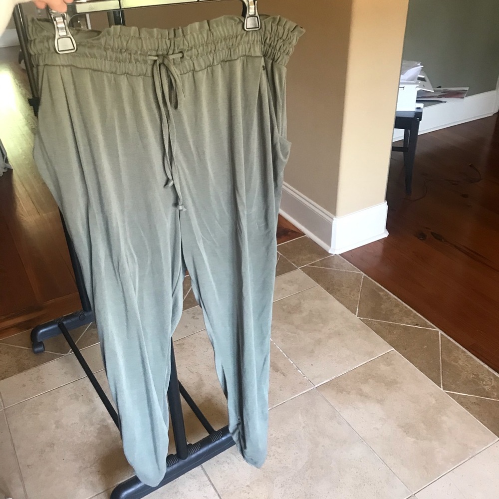 American eagle joggers